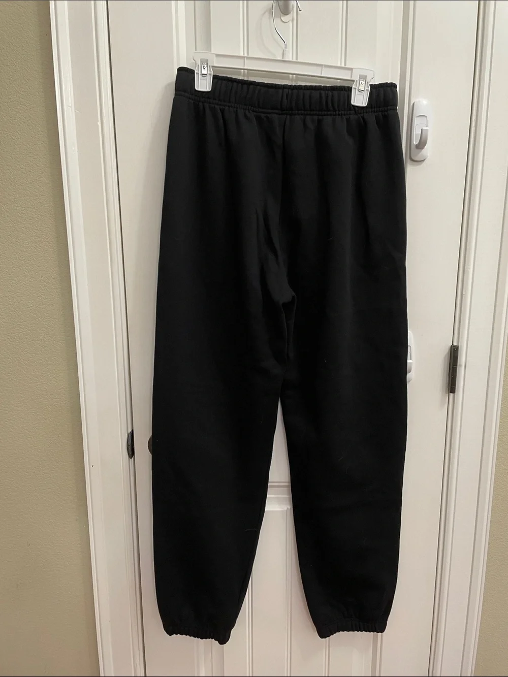 ALO Yoga Black Fleece Accolade Sweatpants